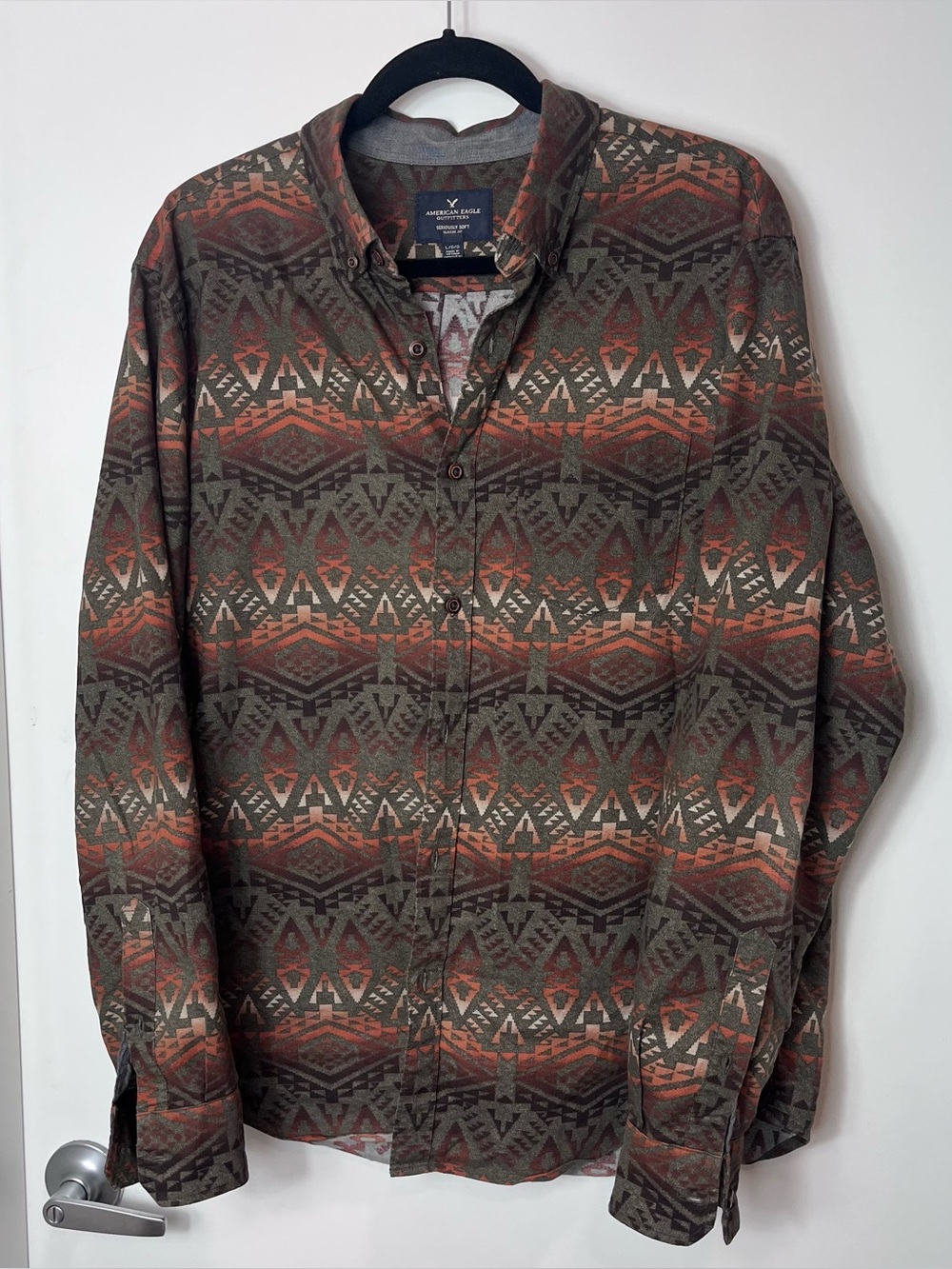 American Eagle Shirt Seriously Soft Button Down Men Large Brown Green Aztec SW